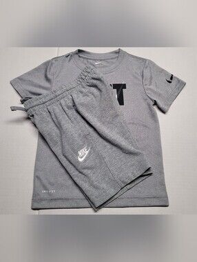 Nike boy’s set size 6